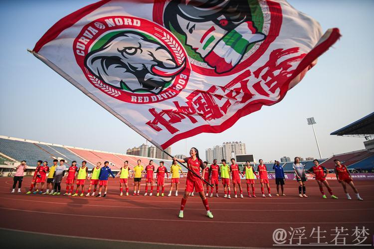 十载经典再现柳叶湖,中国队勇夺前三名 十载经典再现柳叶湖,中国队勇夺前三名